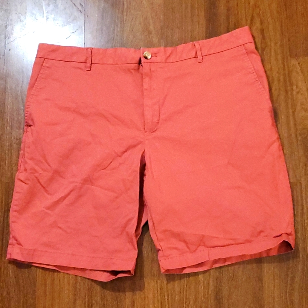 IZOD Men's Coral Shorts - Size 40